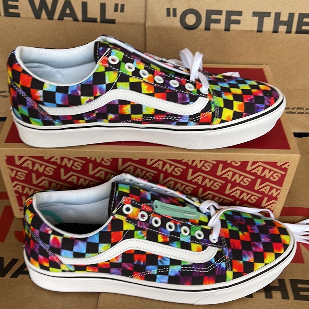 Vans WMNS Comfycush Old Skool The Tie-Dye Checkerboard Black Sneakers - Picture 3 of 16